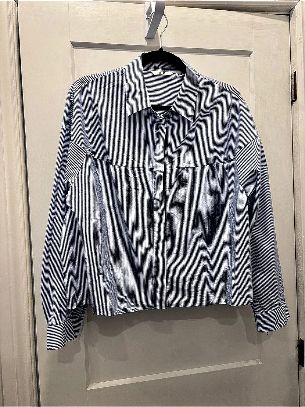 Uniqlo boxy oxford shirt blue and white stripe button down shirt 100% cotton